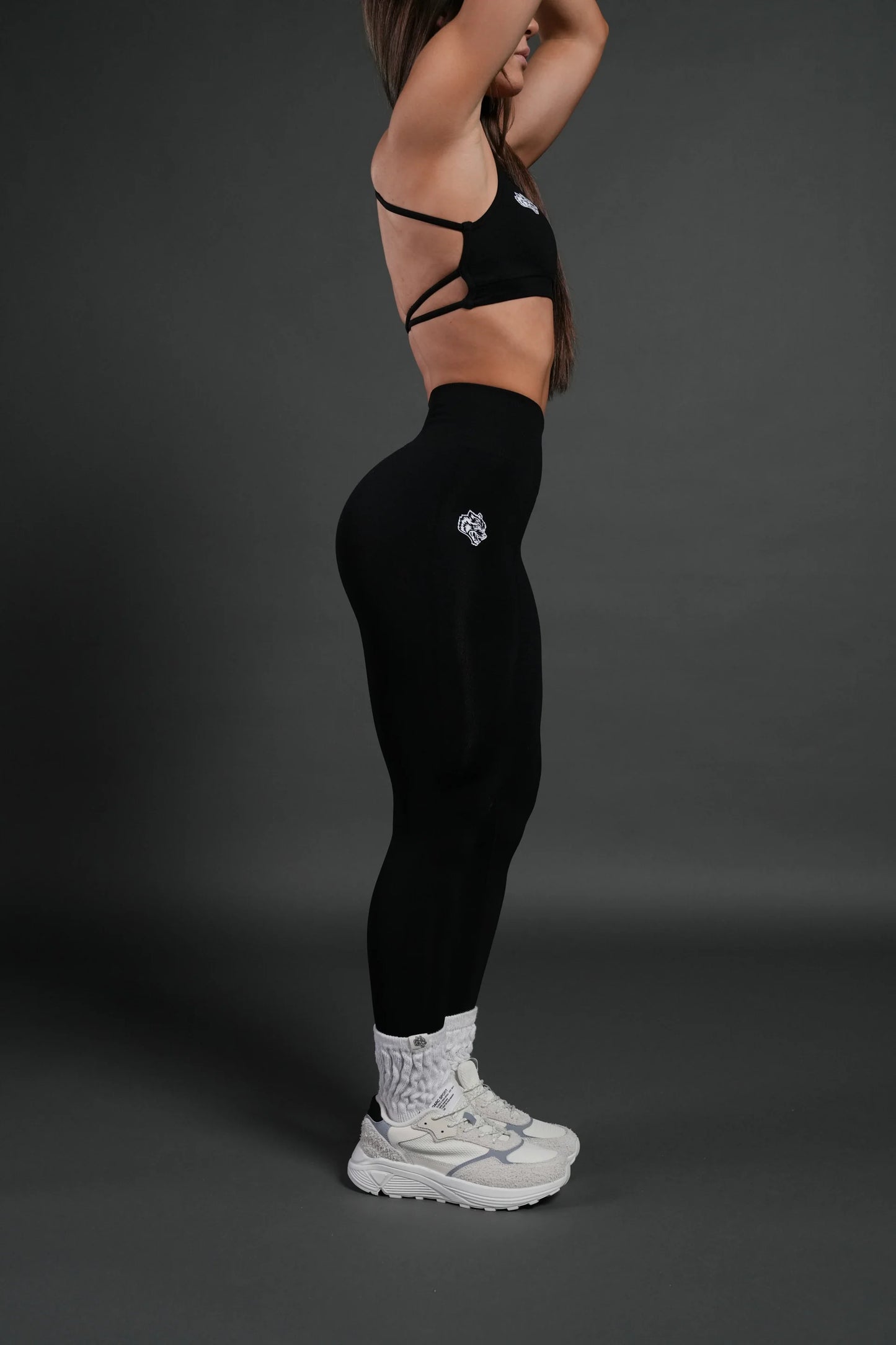 DSHE-0042 Wolves Pyramid “Skylar” Soft Seamless Leggings in Black
