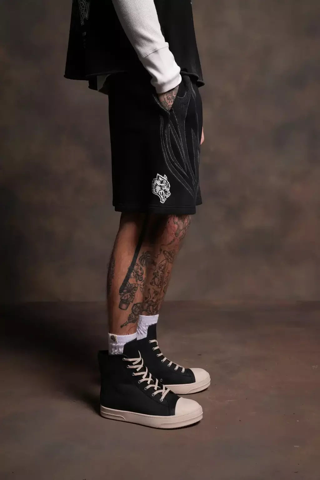 DS/HAR-0069 Real Recognize Real Unisex Oversized Post Lounge Sweat Shorts V2 in Black Drift Wash