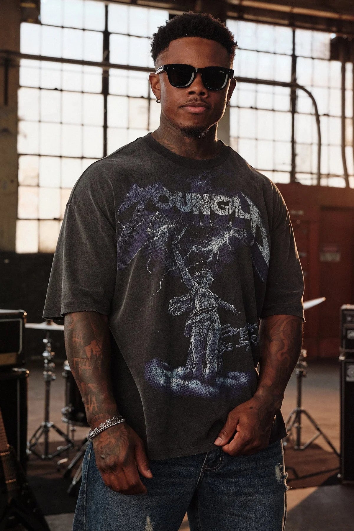 4032 - VINTAGE WORLD TOUR TEES - UNTAMED THUNDER