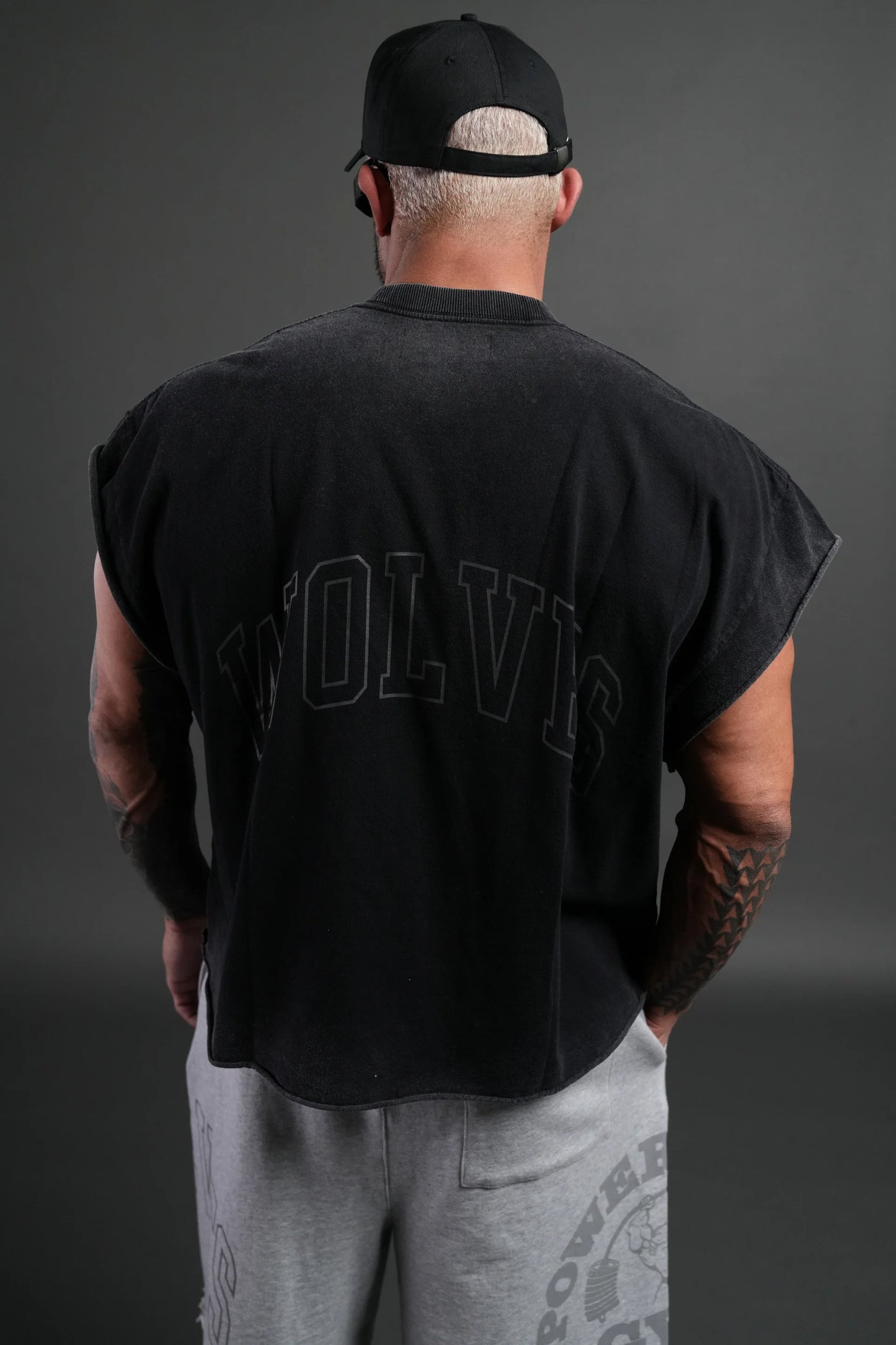 DS-0117 Powerhouse of the Wolves Grunge Cut-Off Tee in Black