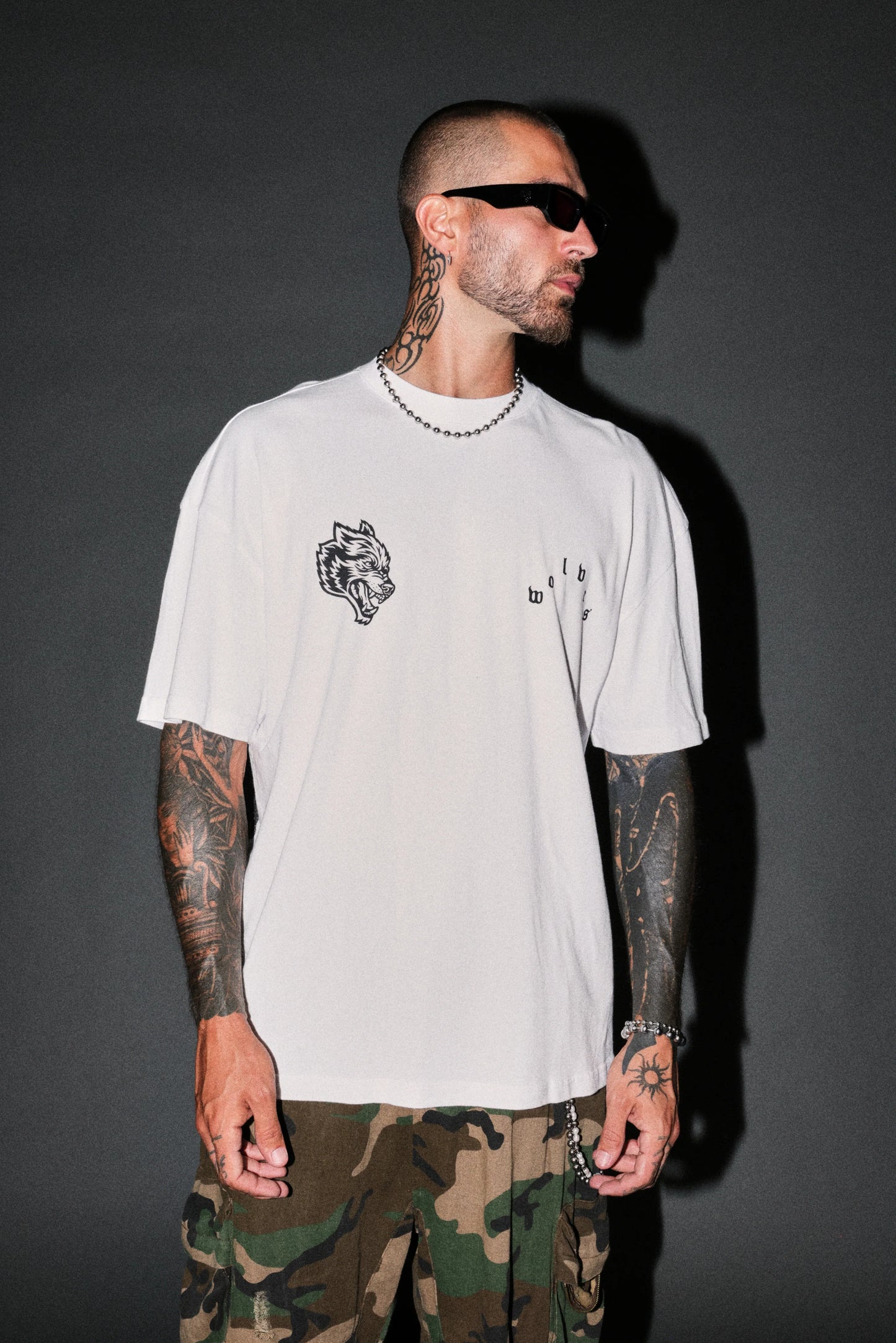 DS-0320 SHAO KAHN PREMIUM OVERSIZED TEE IN WHITE