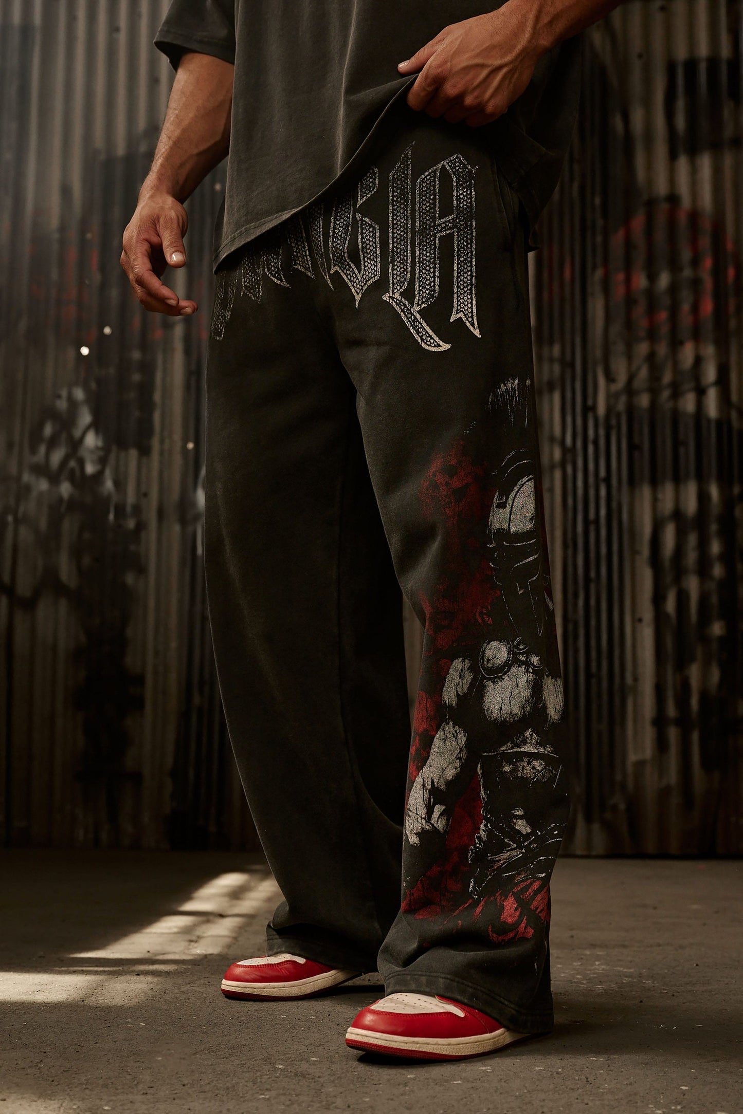2097 - YLA x Axel - Spartan Sweats - Black/Red