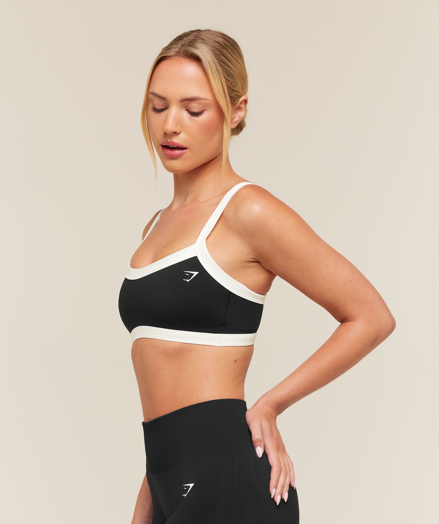 GSA-0147 - Training Campus Sports Bra - Black/Soft White