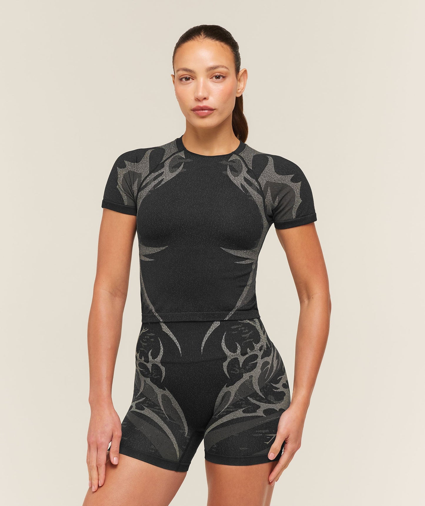 GSW-0142 Storm Seamless Short Sleeve Top - Black/Tinted White