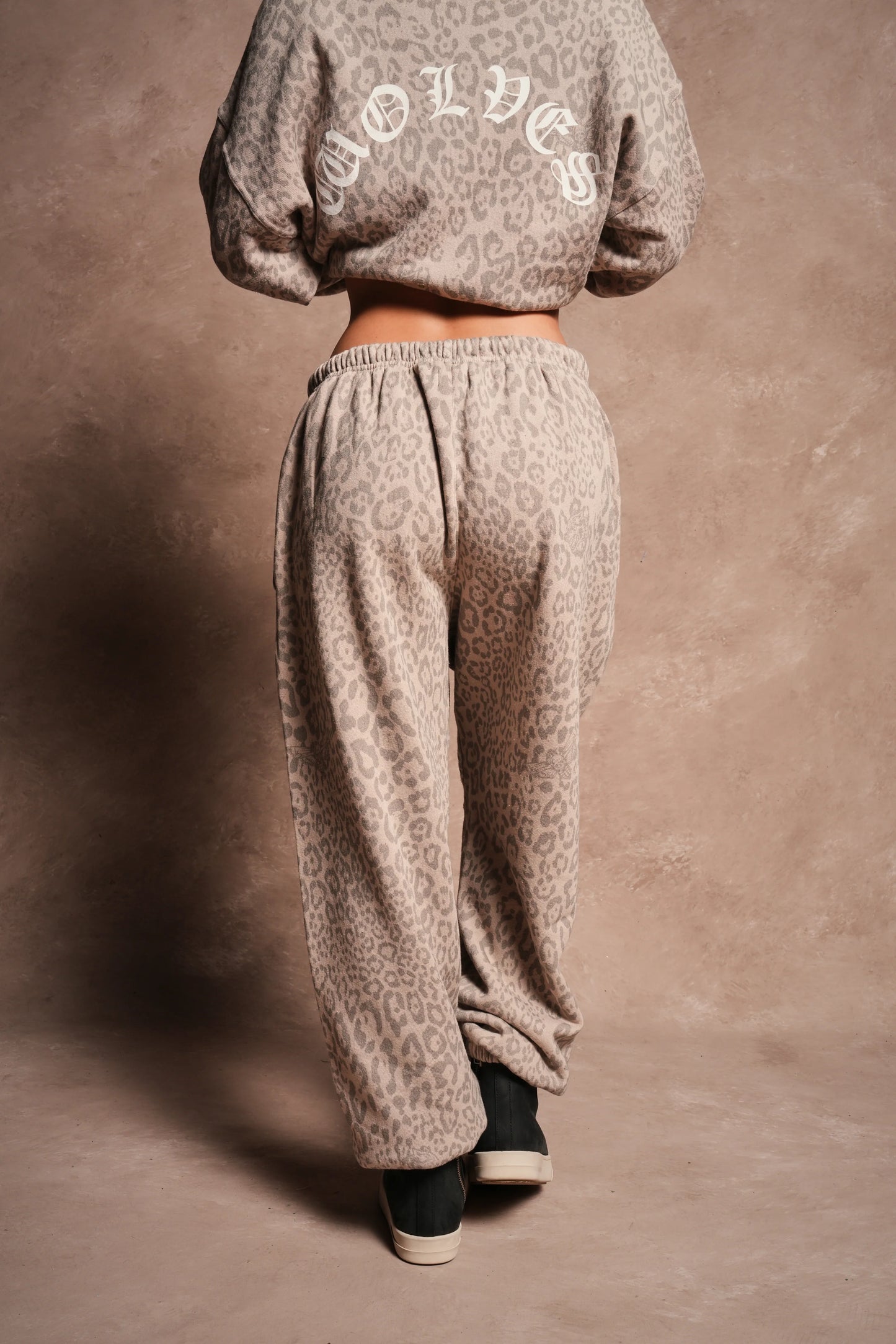 DSHE-0080 DUAL PREMIUM LOUNGER SWEATPANTS IN CLAY LEOPARD