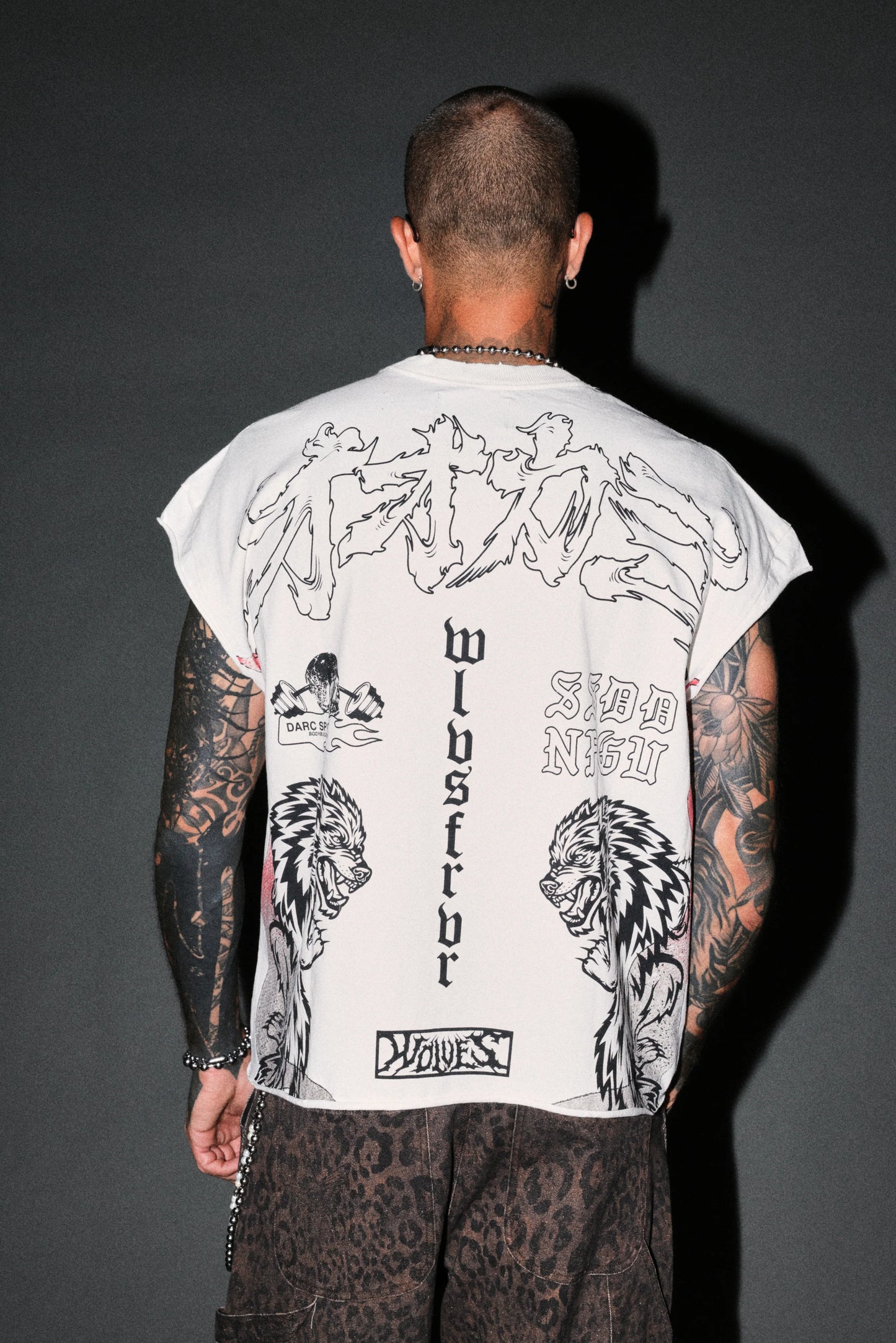 DS-0315 OUR CODE DISTRESSED GRUNGE CUT OFF MID LENGTH RAW HEM TEE IN CREAM