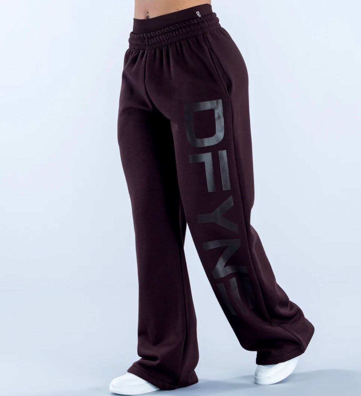 Signature Wide Leg Jogger Espresso