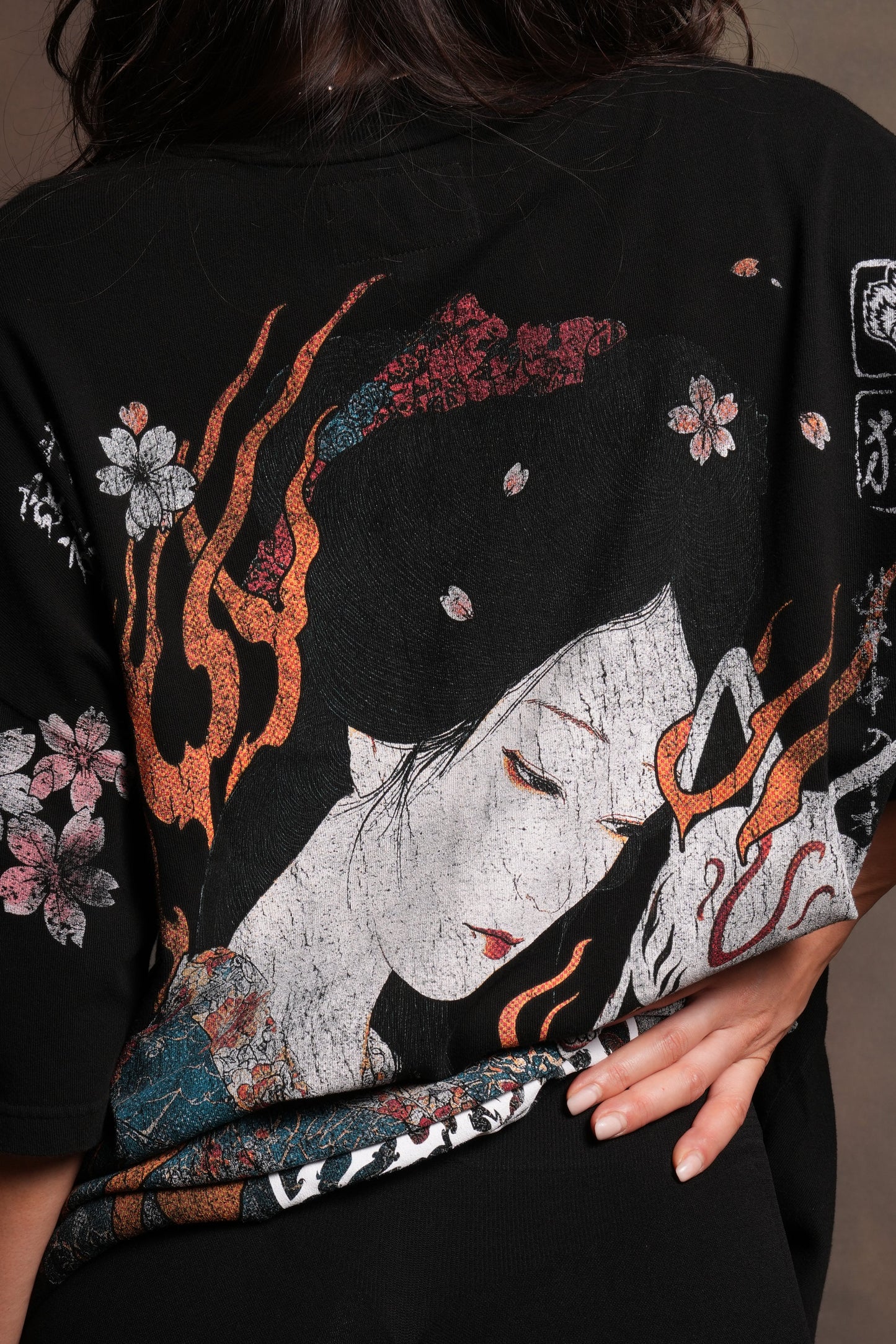 DS-0231 Geisha Inferno Side-By-Side Series Premium Tee in Black