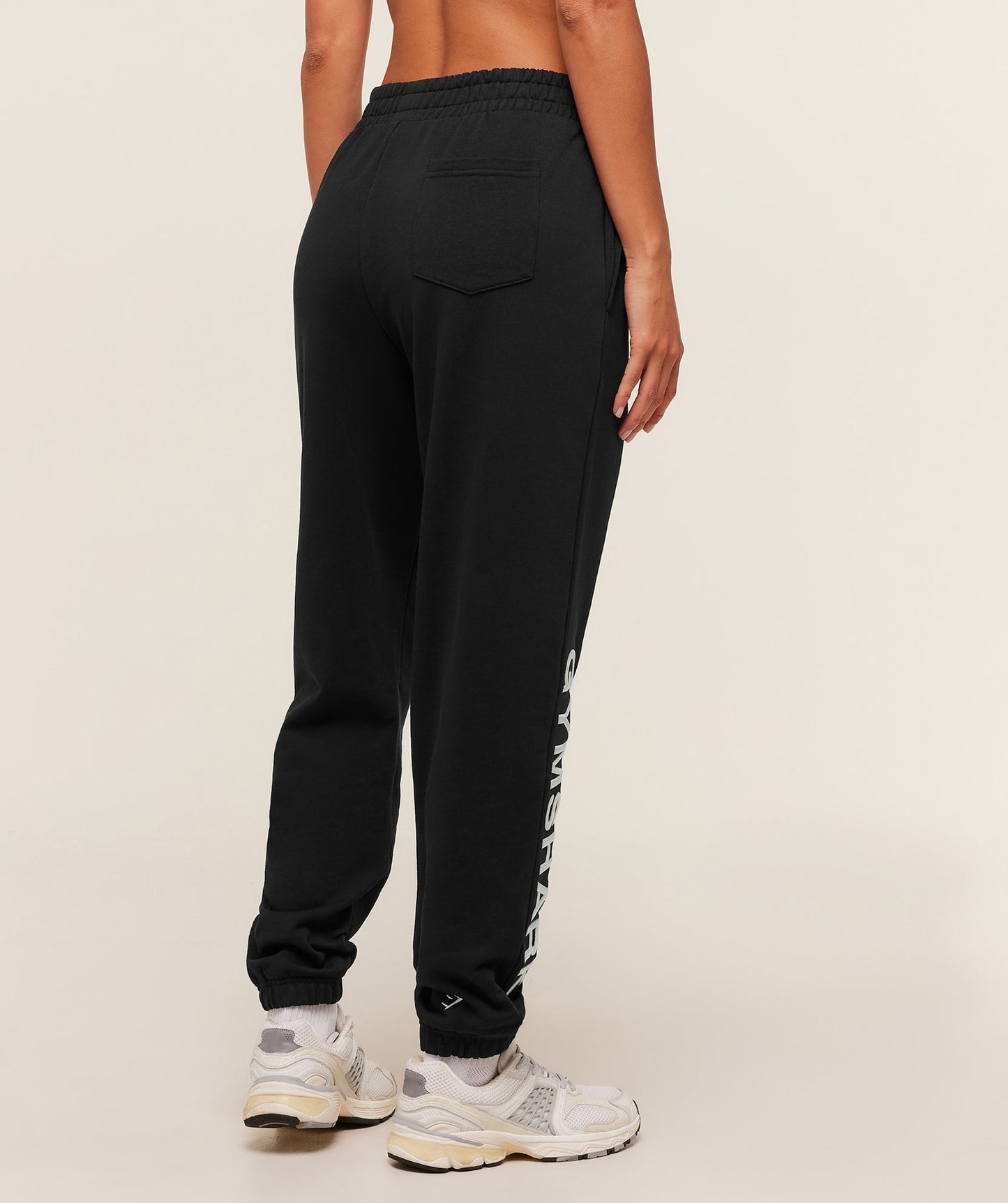 GSW-1034 Embroidered Logo Joggers - Black
