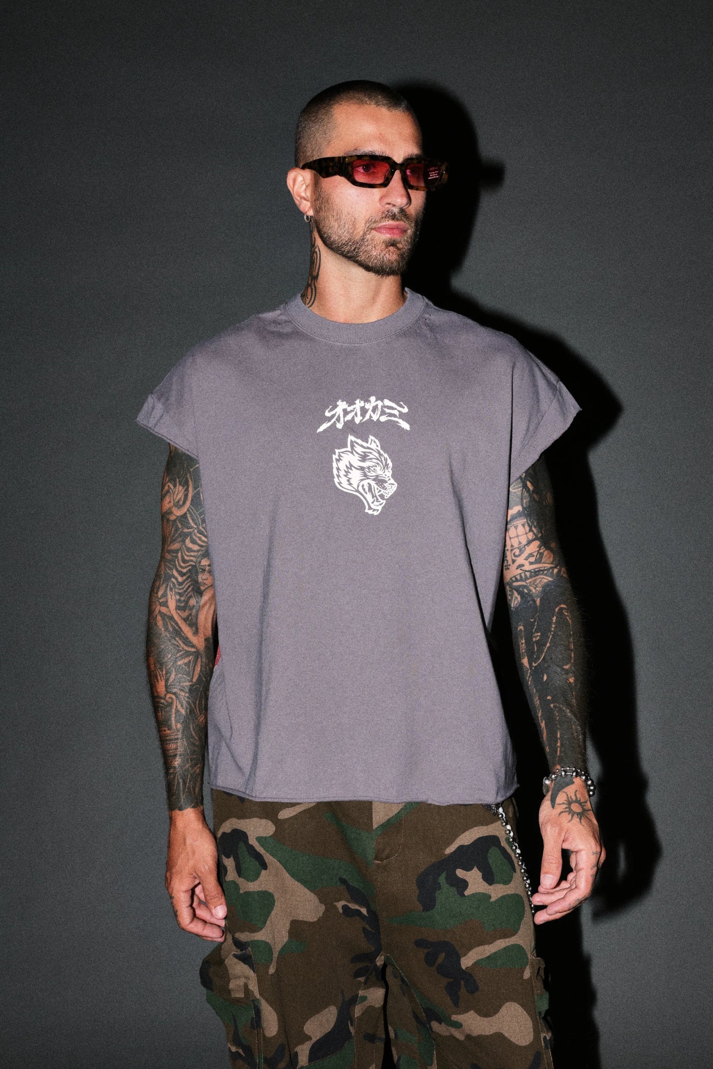 DS-0315 OUR CODE DISTRESSED GRUNGE CUT OFF MID LENGTH RAW HEM TEE IN SLATE GRAY