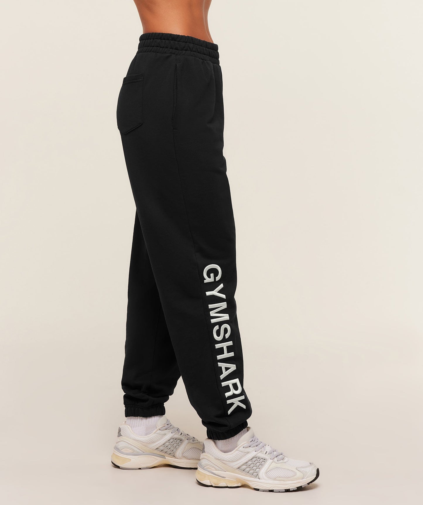 GSW-1034 Embroidered Logo Joggers - Black