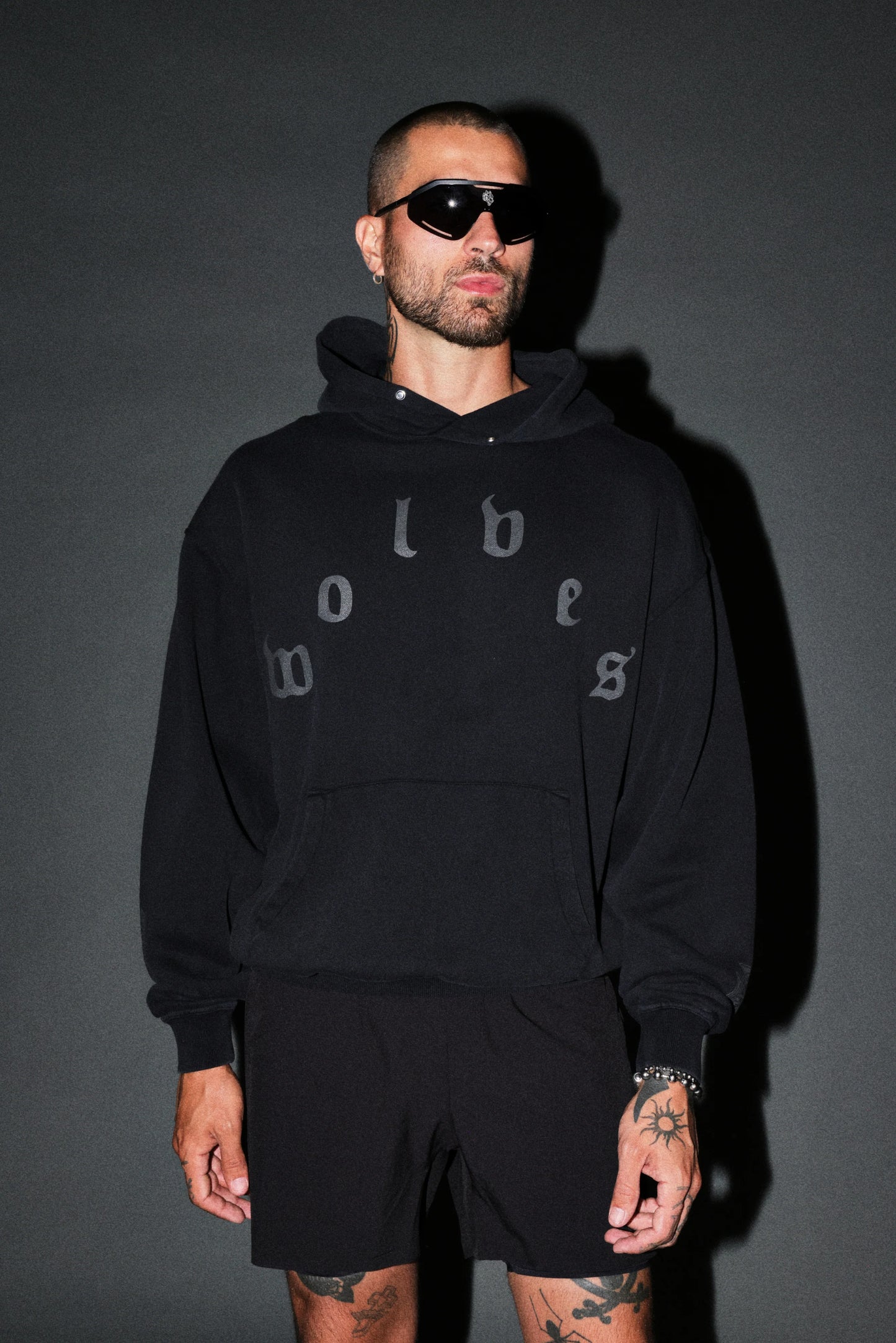 DS-0322 SCORPION FIRE PIERCE HOODIE IN BLACK