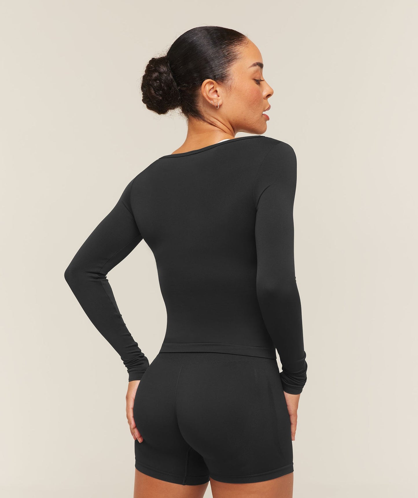 GSA-0149 - Everyday Seamless Wide Neck Long Sleeve Top - Black