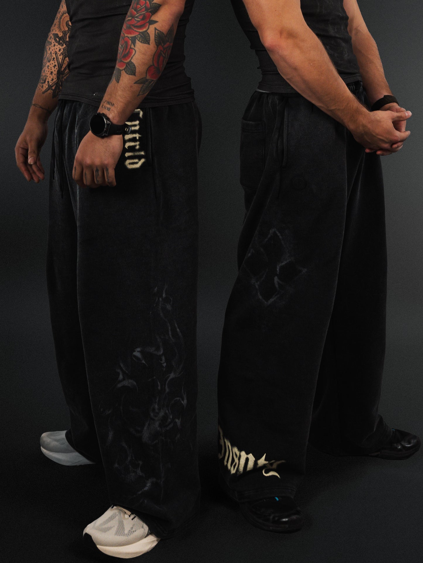 SMOKE WIDE LEG SWEATS BLACK - Controlled