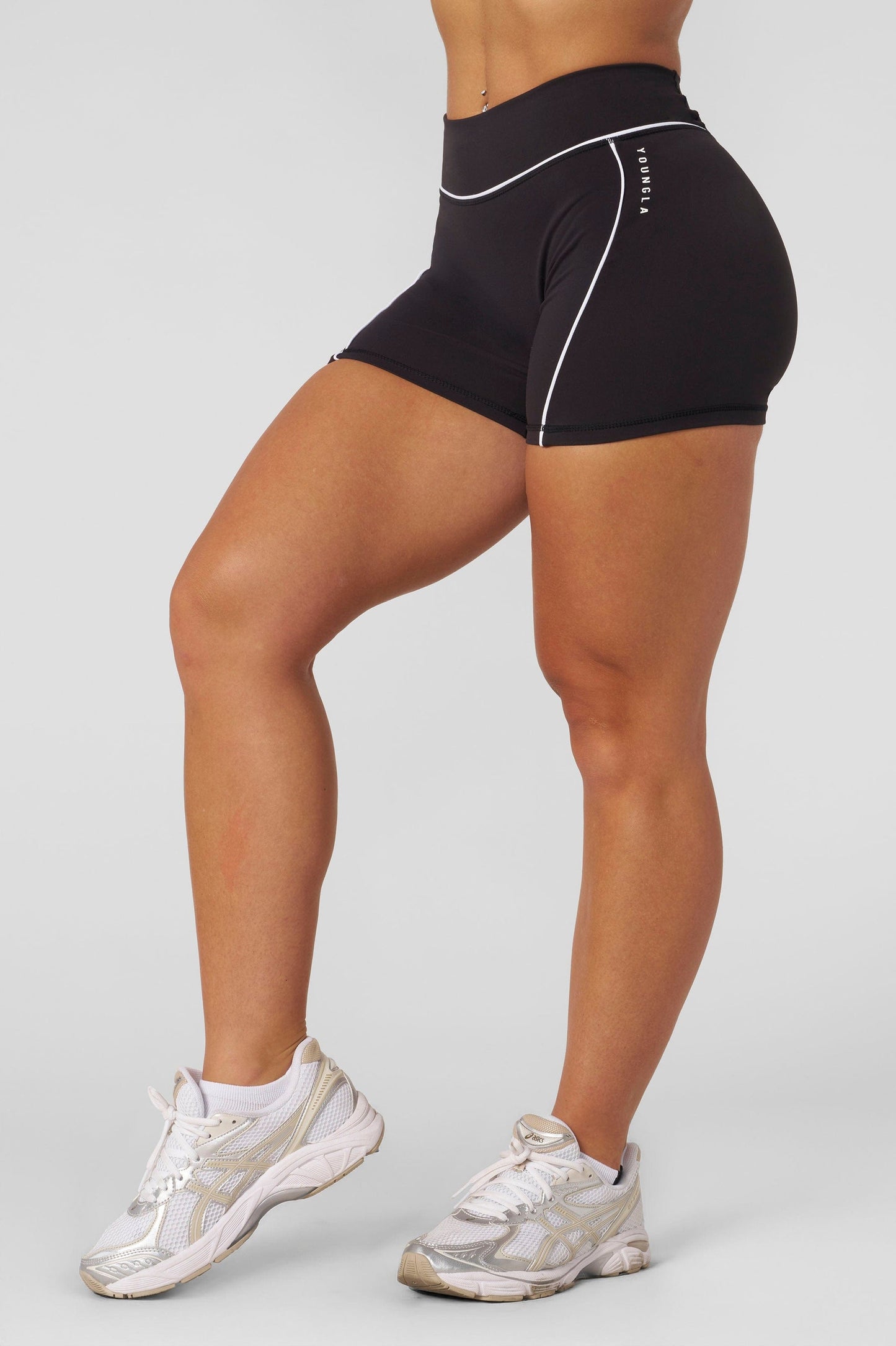 W161 - Elevate Outline Shorts 5” New Colors - Black/White