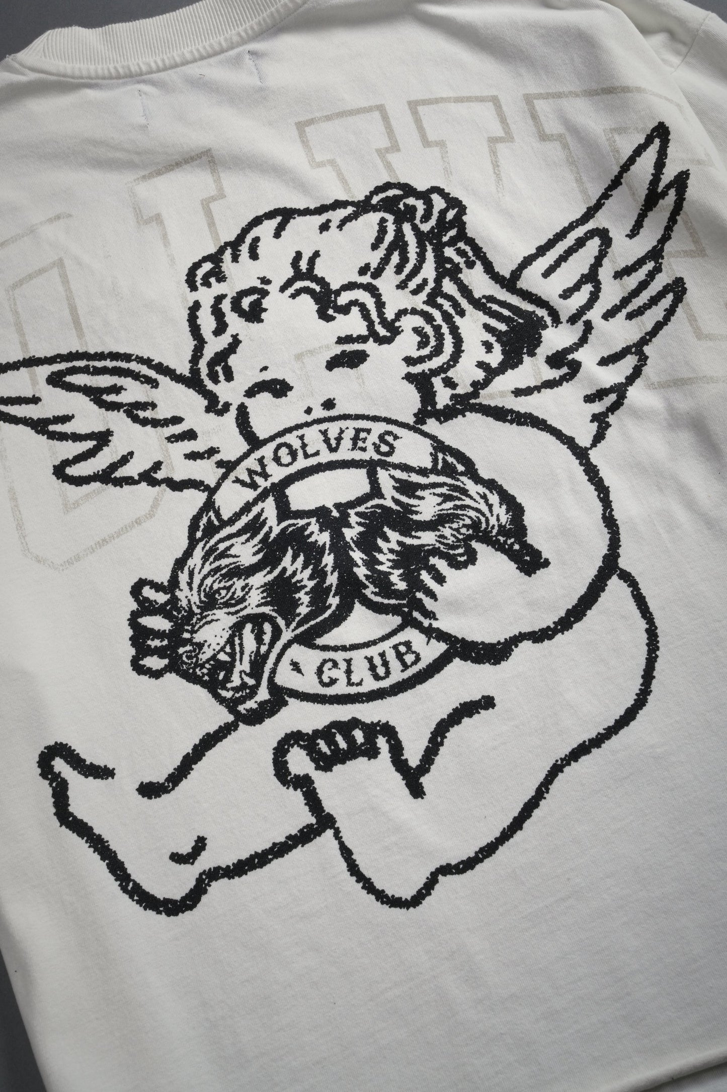 DSHE-0067 Wolves Club Cherub Grunge Mid Length Raw Hem Tee in Cream