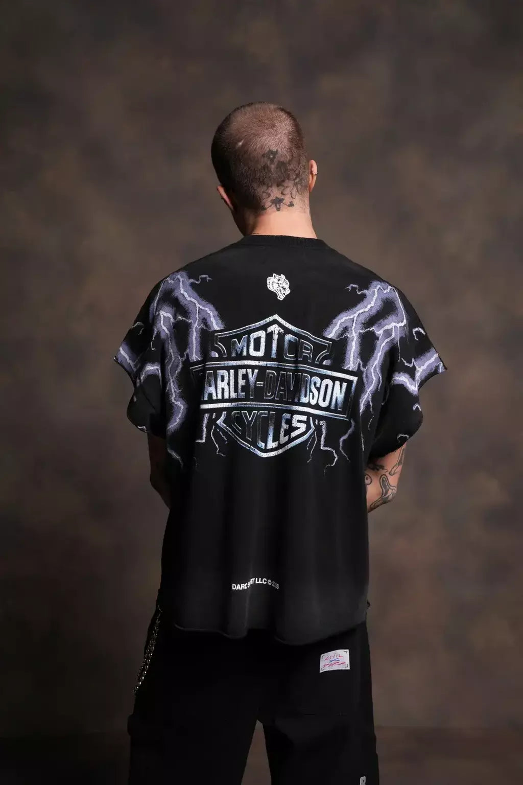 DS/HAR-0062 Iron Lighting “Grunge” Cut-Off Tee in Black Drift Wash