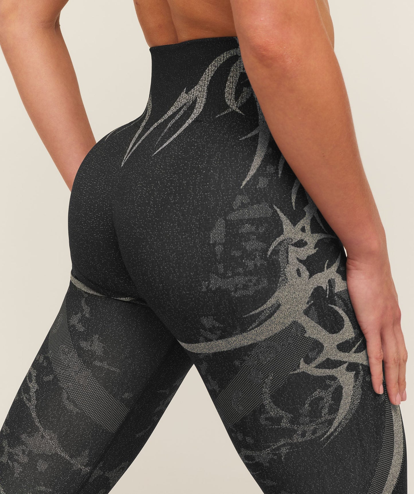 GSW-0104 Storm Seamless Leggings - Black/Tinted White