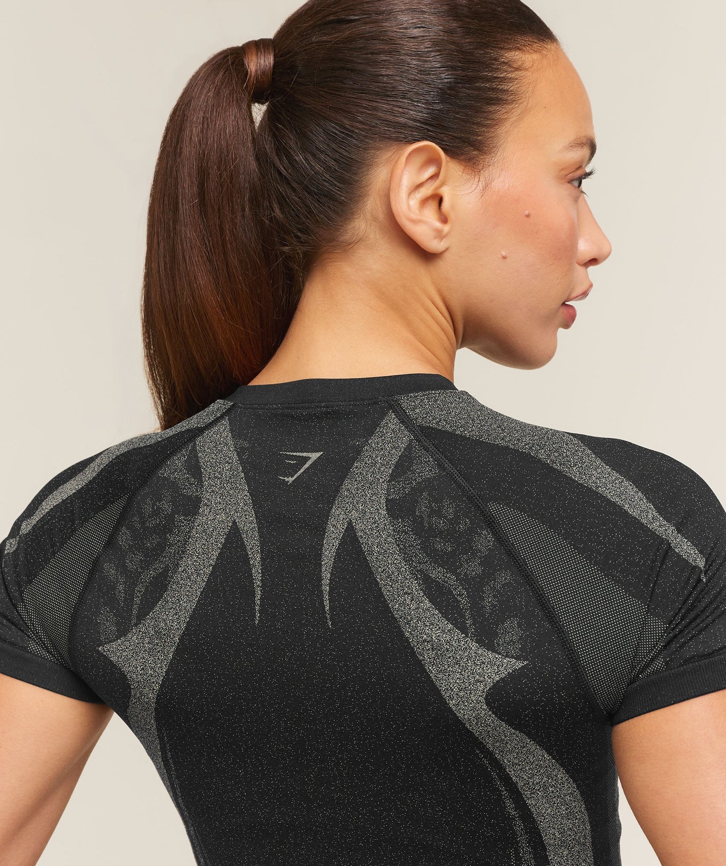 GSW-0142 Storm Seamless Short Sleeve Top - Black/Tinted White