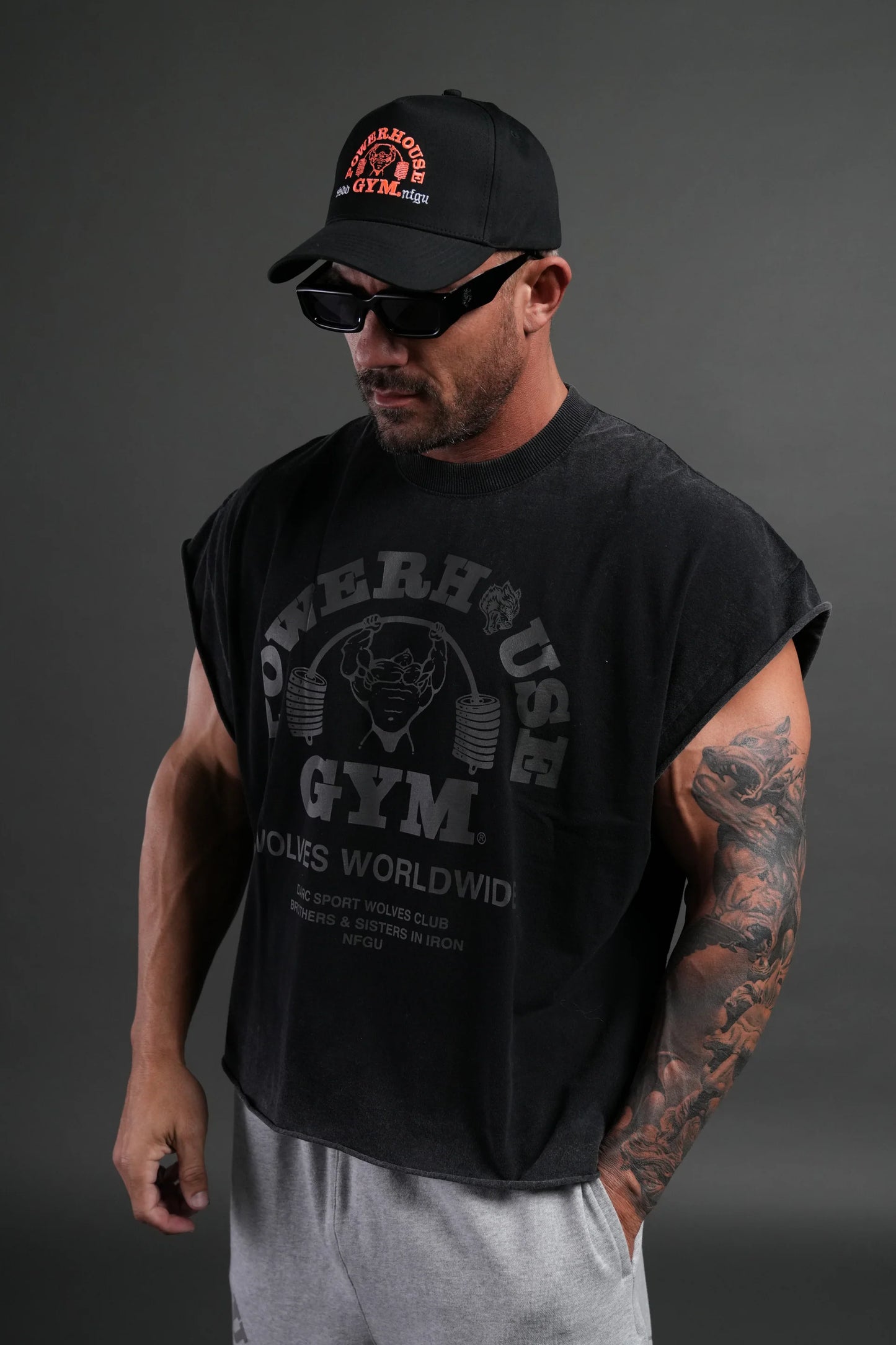 DS-0117 Powerhouse of the Wolves Grunge Cut-Off Tee in Black