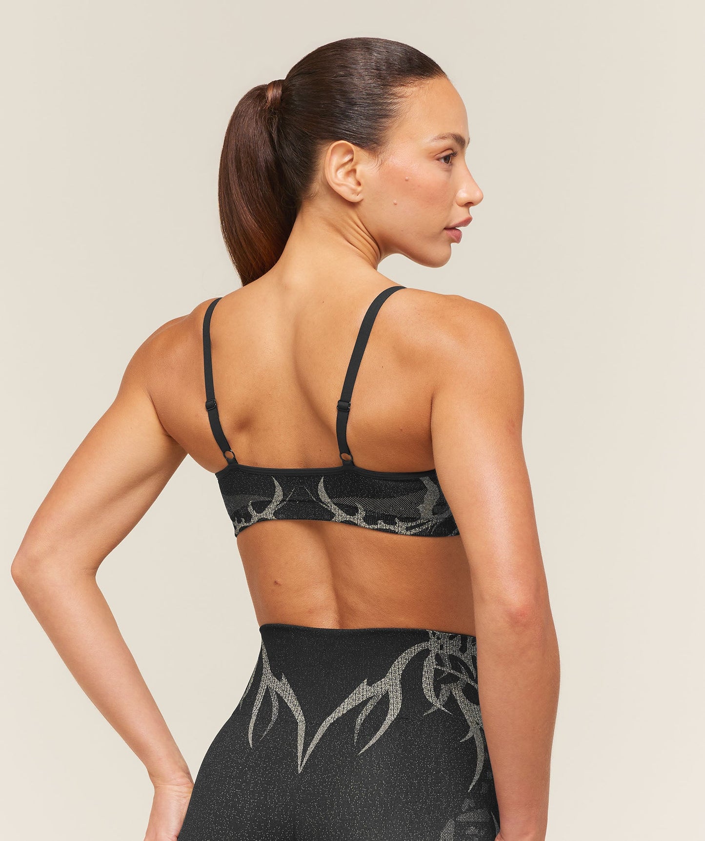 GSW-0103 Storm Seamless Sports Bra - Black/Tinted White