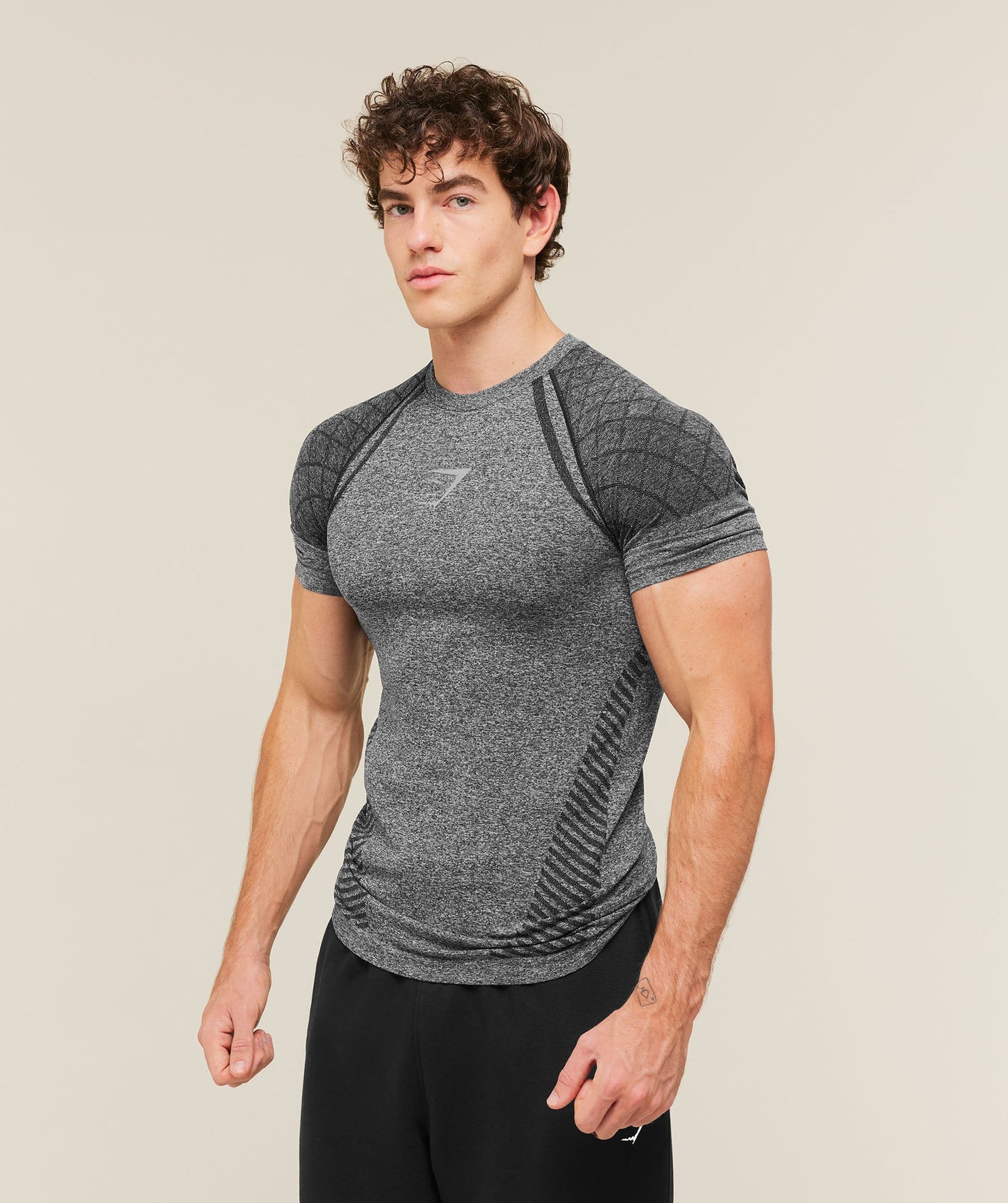 GS-0138 Devant Seamless T-Shirt - Black