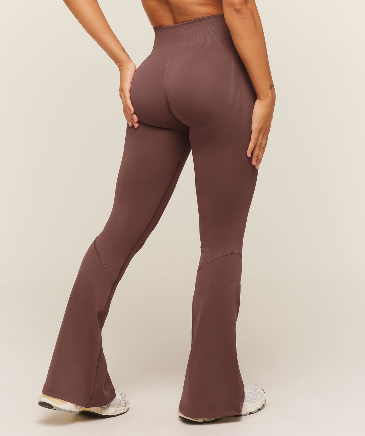 GSW-0073 Everyday Seamless Flared Legging 2.0 - Espresso Brown