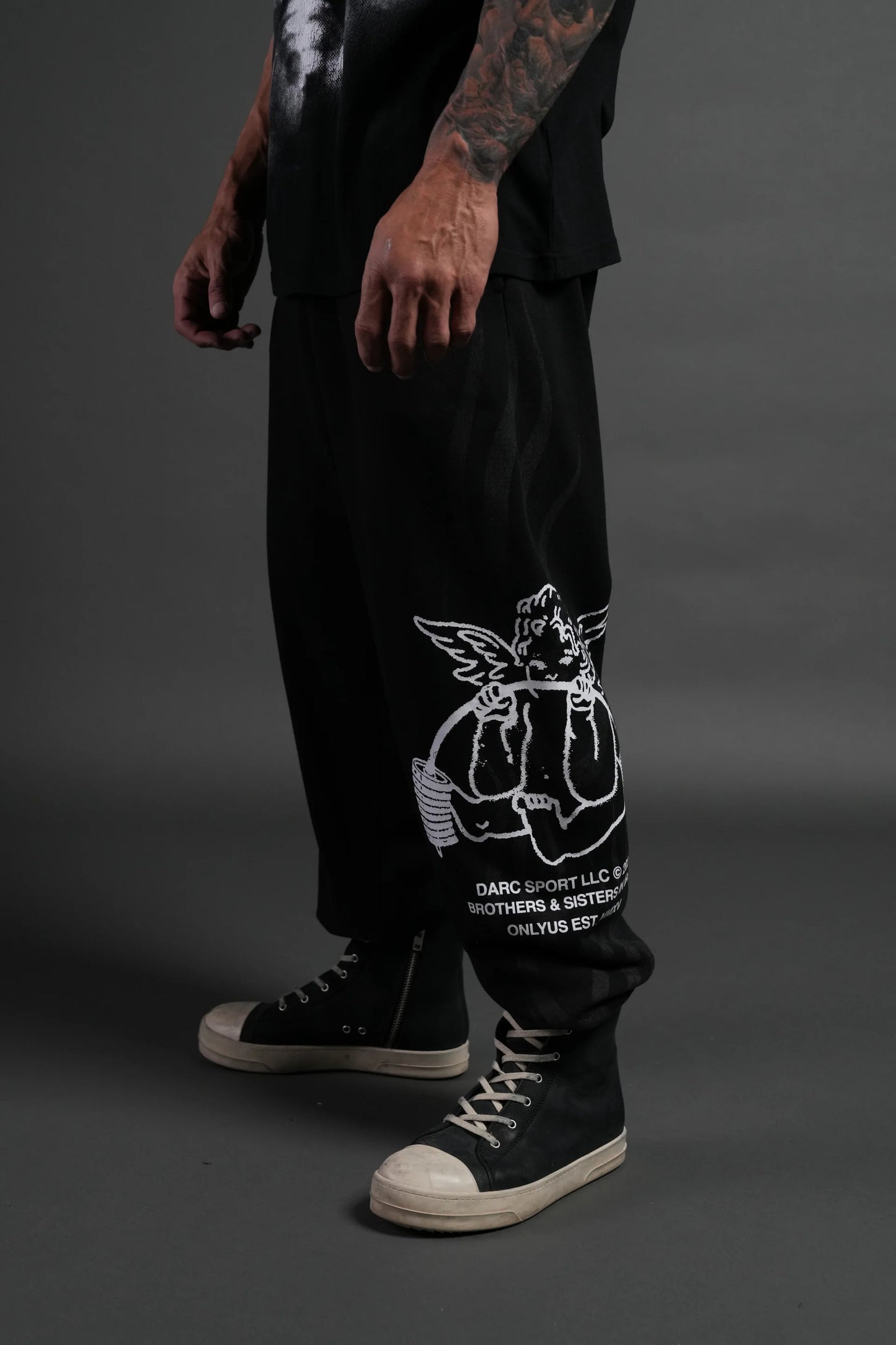 DS-0119 Powerhouse of the Cherub Unisex Lightweight Lounger Sweat Pants in Black Drift Wash