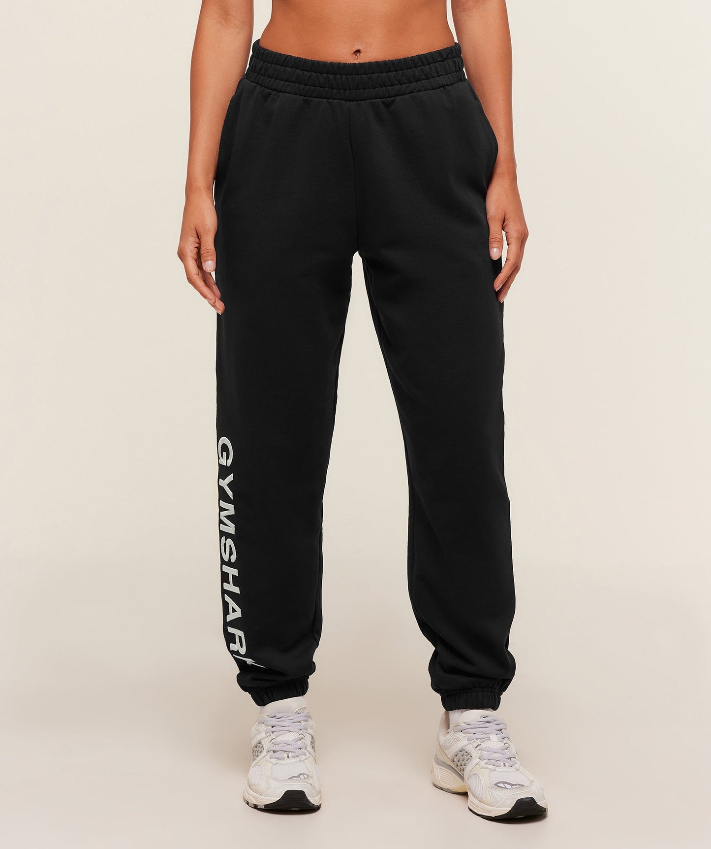 GSW-1034 Embroidered Logo Joggers - Black