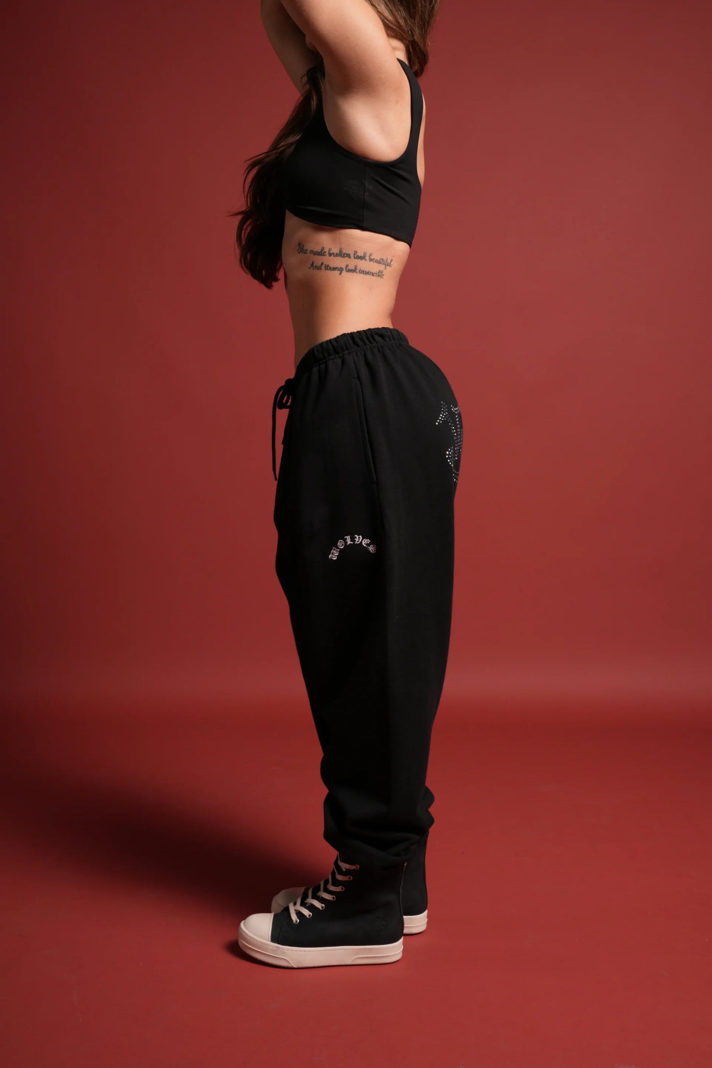 DSHE/VD-0030 Y2Kulture Lounger Sweat Pants in Black
