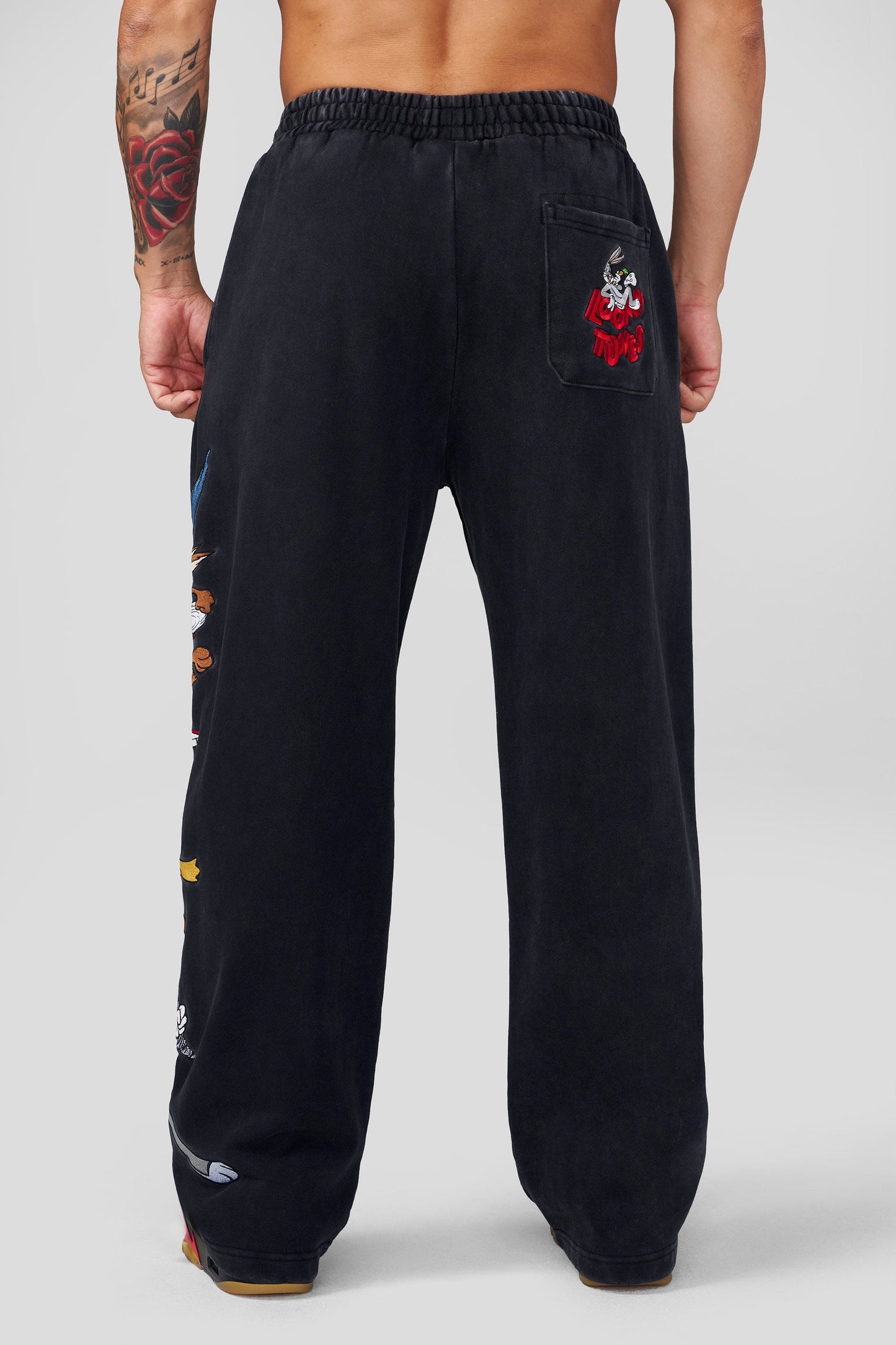 2183 - Looney Tunes Squad Sweats - The Crew