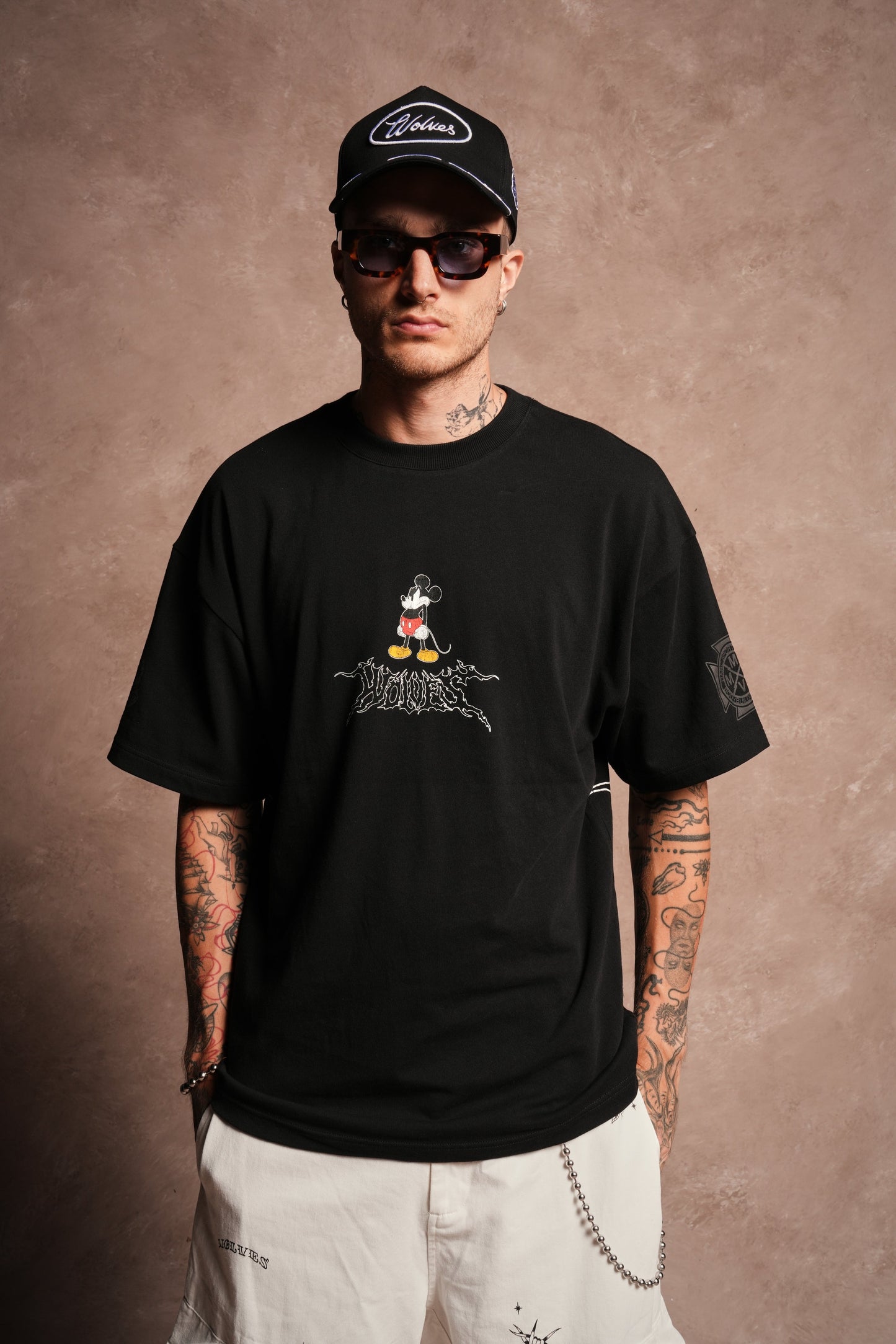DS-0290 Mickey Wlvsfrvr Premium Oversized Tee in Black
