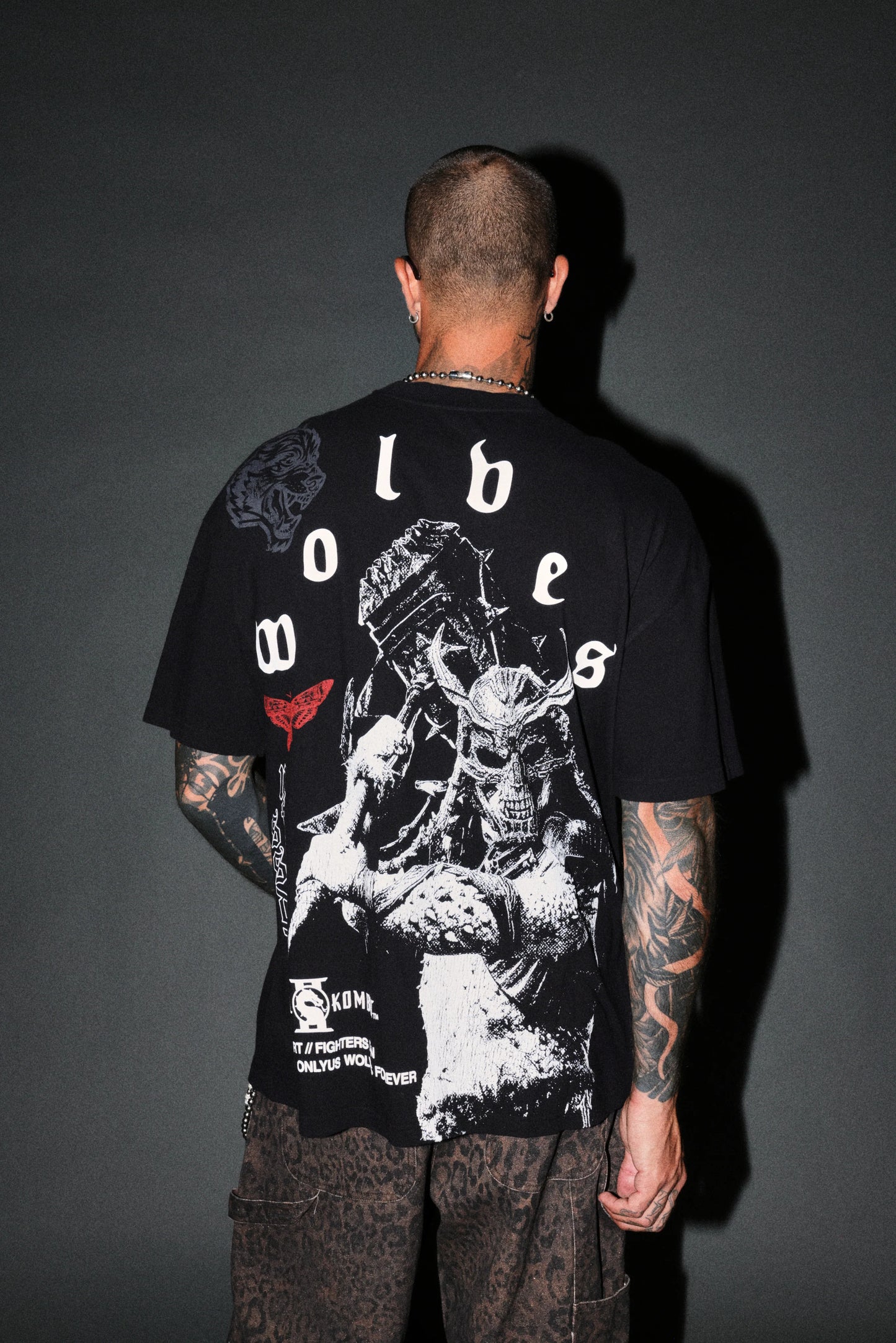 DS-0320 SHAO KAHN PREMIUM OVERSIZED TEE IN BLACK
