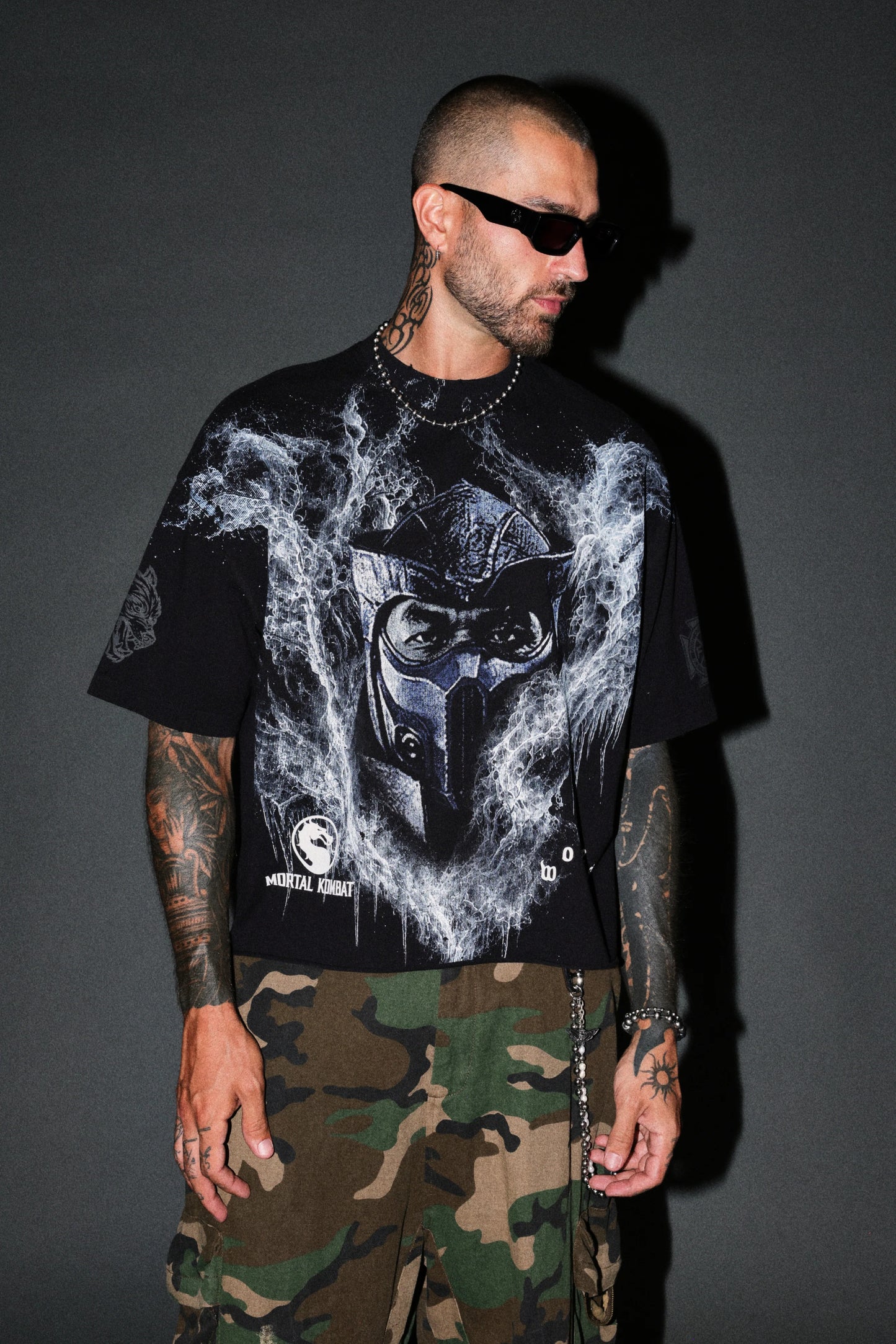 DS-0321 SUB-ZERO DISTRESSED GRUNGE BOX CUT TEE V2 IN BLACK