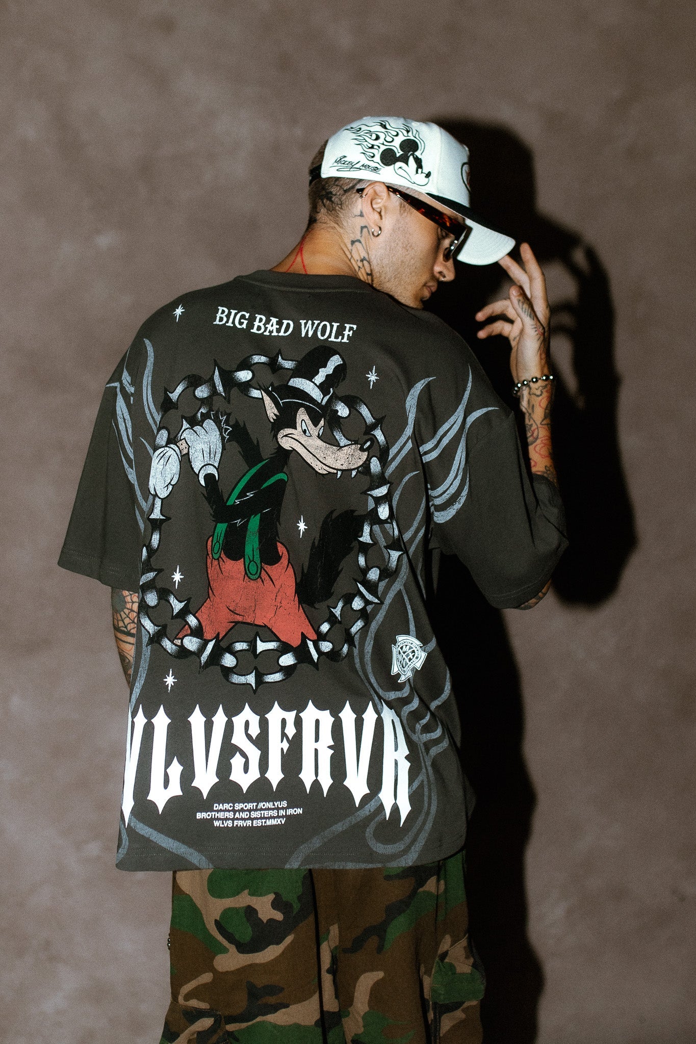 DS-0292 Big Bad Wolf Forever Premium Oversized Tee in Wolf Gray