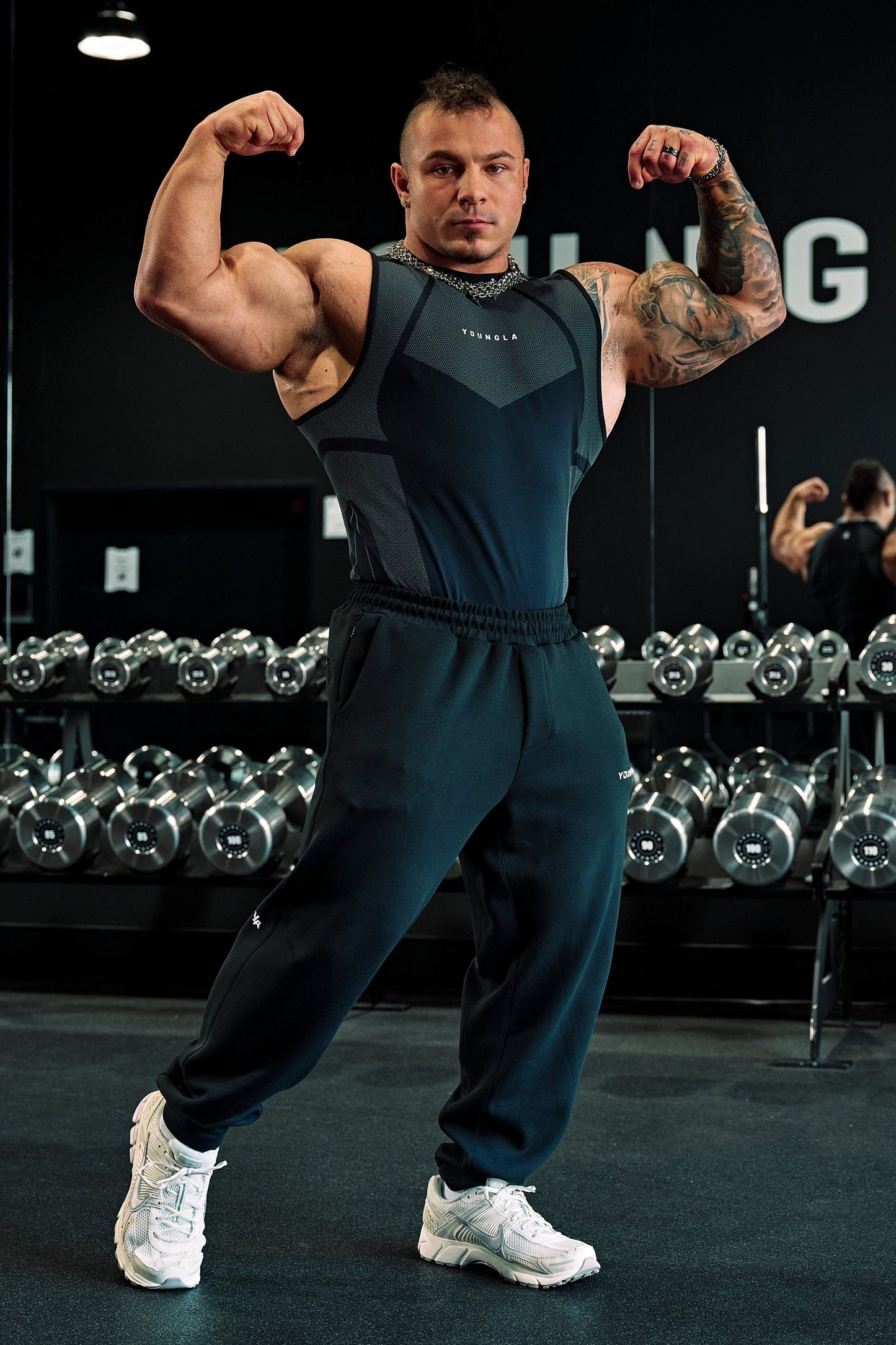 3052 - Apex Compression Cut-Offs - Black
