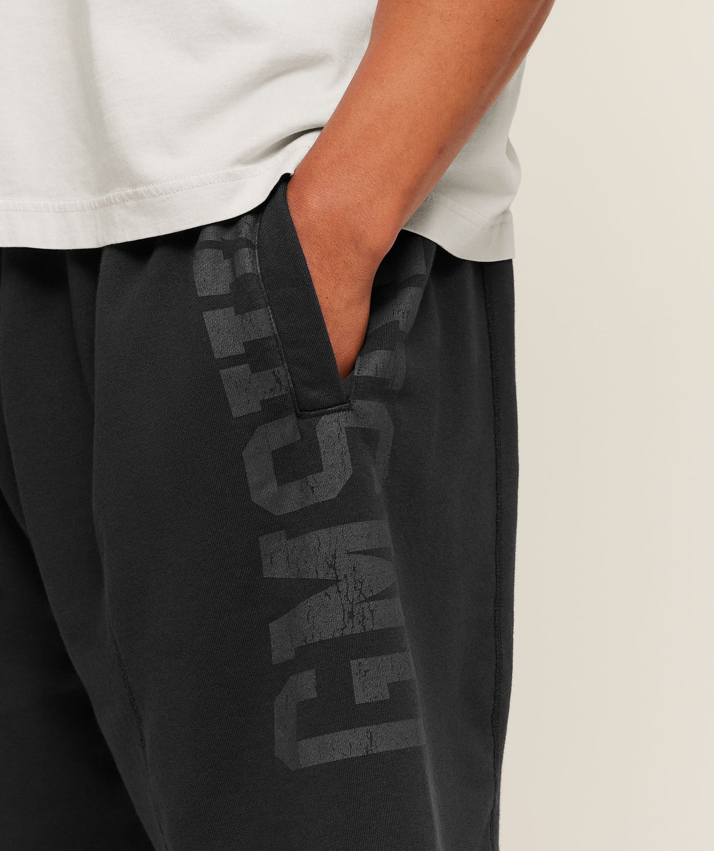 GS-0133 Accent Graphic Sweat Shorts - Black