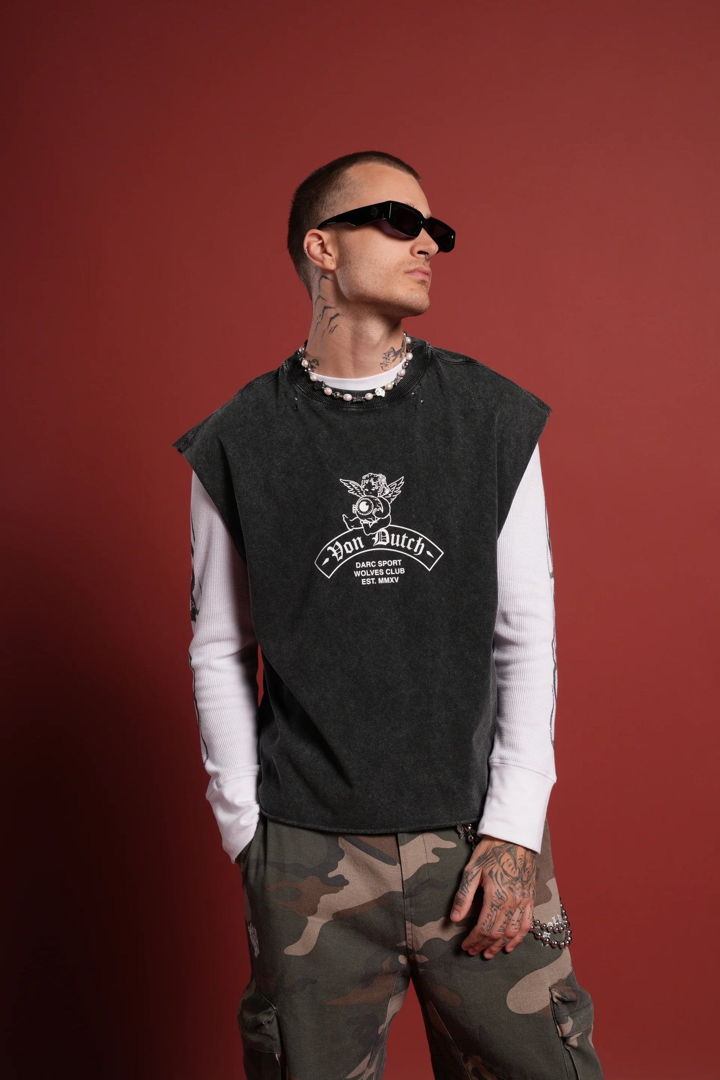 DS/VD- 0095 Darc Covenant Distressed Grunge Mid-Length Raw Hem Muscle Tee in Black