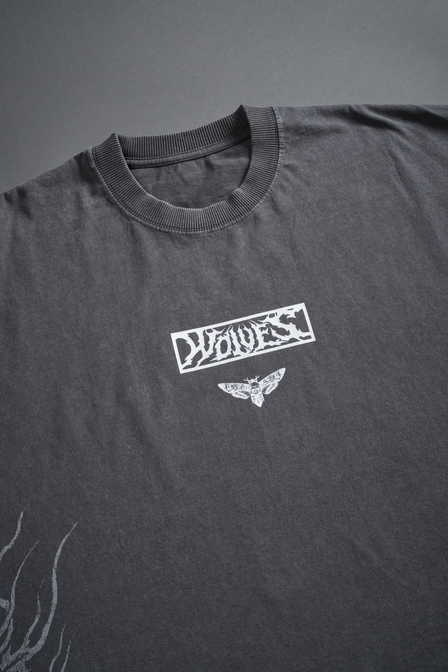 DS-0181 Death’s-Head Grunge Cut-Off Mid Length Raw Hem Tee in Slate Gray