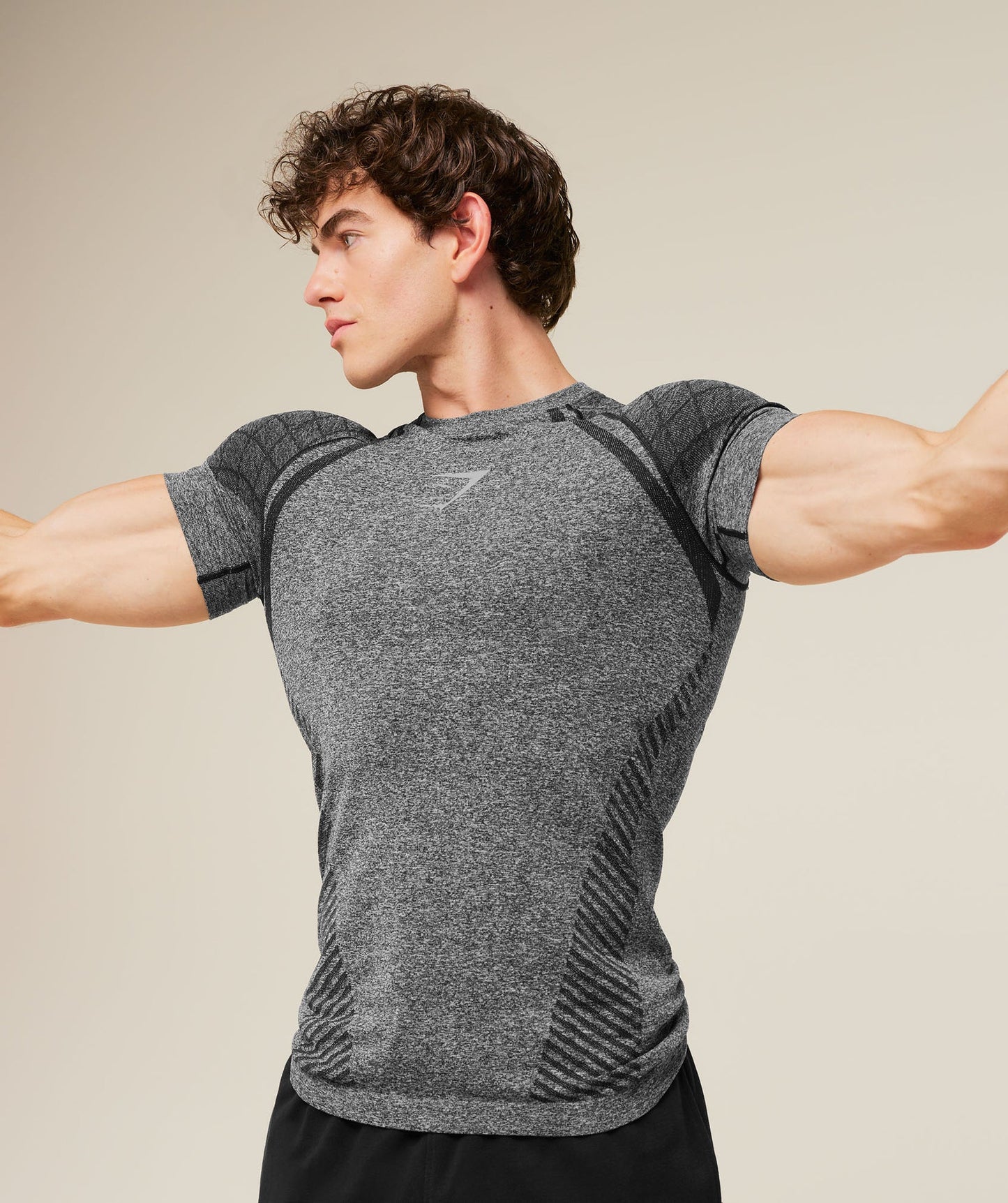 GS-0138 Devant Seamless T-Shirt - Black