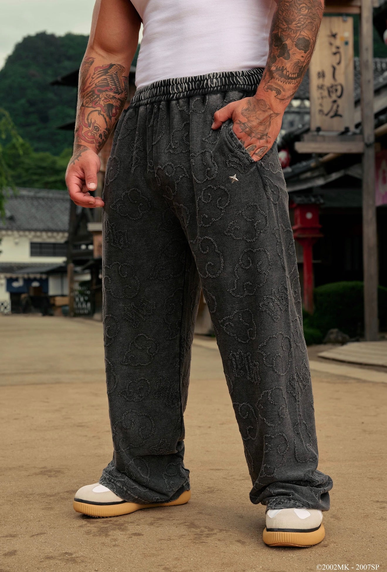 2109 - Naruto Cloud Sweats - Black Wash
