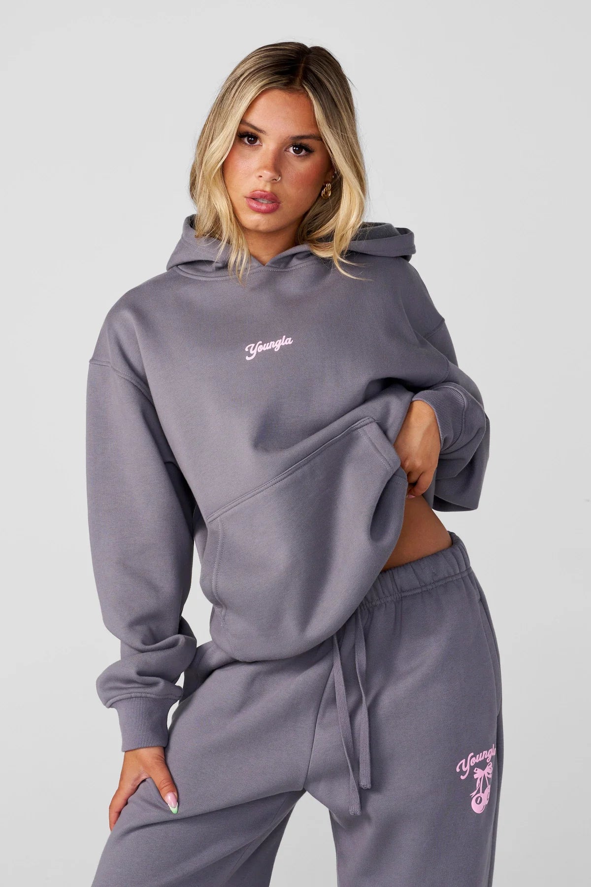 W566 SOFT SERVE HOODIE - GREY