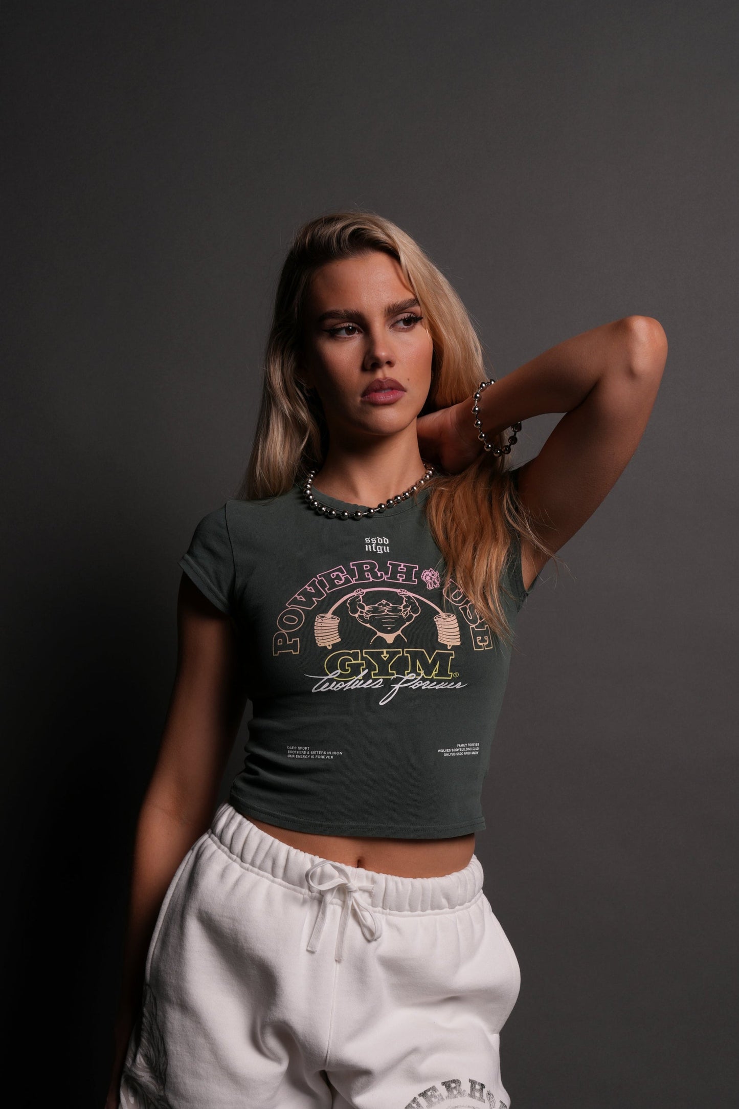 DSHE-0075 WOLVES HOUSE "BABY" TEE IN NORSE GREEN