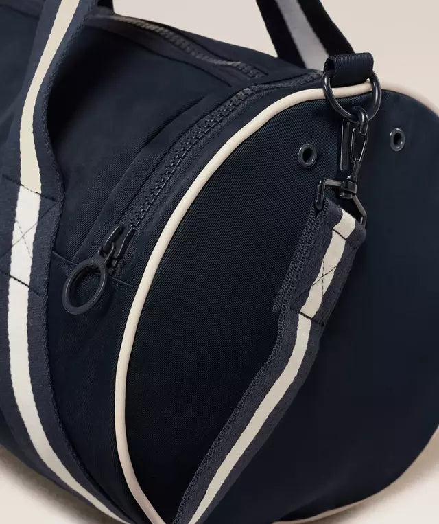 GSA-0015 Gymshark x Analis Duffle Bag - Midnight Blue/Soft White